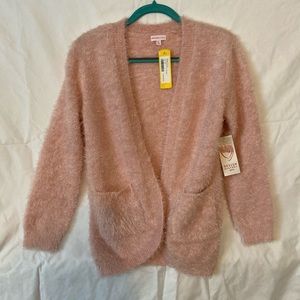 Design History NWT Feather Yarn Cardigan